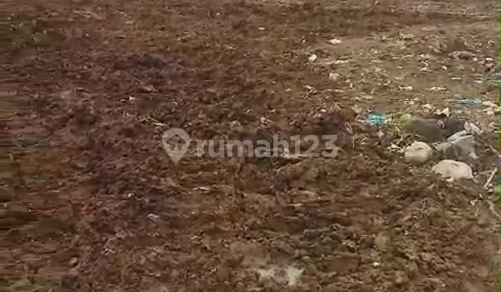 For Sale, Flat Large Land, Beside Meteseh Raya Street, Next to the Market. 1