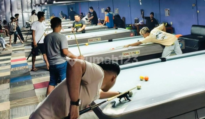 Land for Sale with Bonus of Active Los and Billiard Building in Sambiroto 1