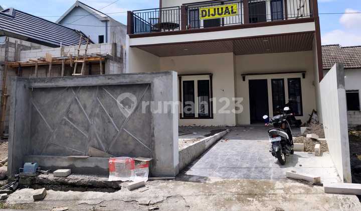 Dijual Rumah 2 Lantai Balcon Siap Huni New di Kuncen Raya Klipang 2