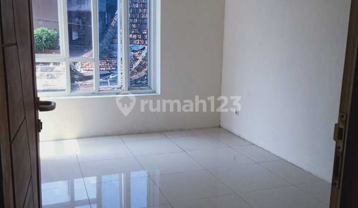 Dijual Cepat Rumah 2,5 Lantai Siap Huni Dekat Java Mall Mrican  1