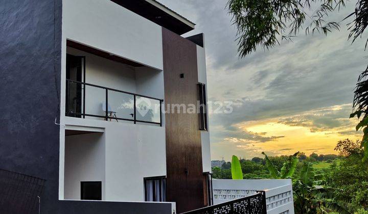 Dijual Rumah Baru 2 Lantai Ready Dekat Unimus Kedungmundu  1