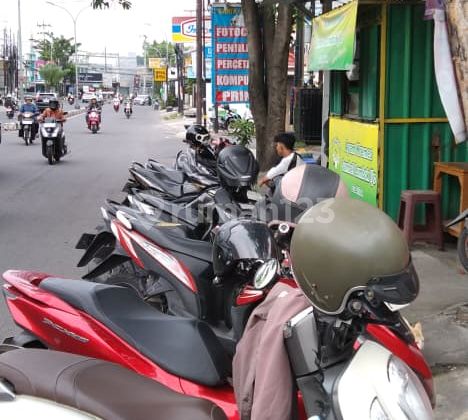 Dijual Cepat Rumah Pinggir Jalan Depan Rumah Sakit Kedungmundu Raya Bs 1