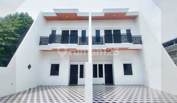 Dijual Rumah 2 Lantai Ready Siap Huni Tengah Kota di Jl Lamper Tengah 1