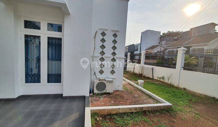 Rumah  Bagus Siap Huni 2 Lantai Hook di Duta Garden Benda Duta Gardenia Hook
Benda – Tangerang

Spesifikasi : 
Luas tanah : 238 m2 (14x17)
Luas bangunan : 320 m2
Sertifikat : SHM
Bangunan : 2 lantai
Kamar tidur : 3+1
Kamar mandi : 3+1
Garasi : 4
Carport : 2