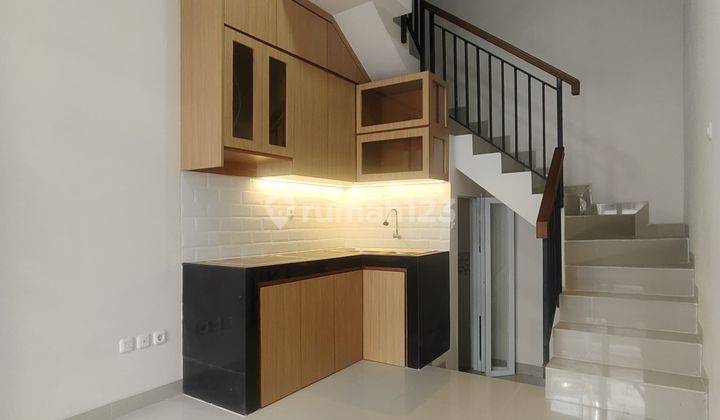 Rumah 3 Lantai Di Taman Ratu Jakarta Barat Siap Huni Dan Terenovasi 2