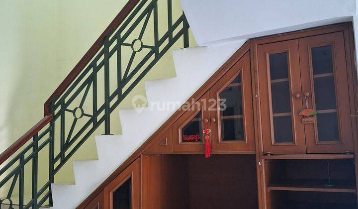 Rumah Siap Huni 2 Lantai Depan Taman  2