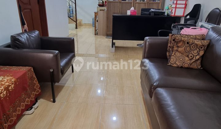 Good, Neat, Well-Maintained Ready-to-Occupy House with Single Gate Access System