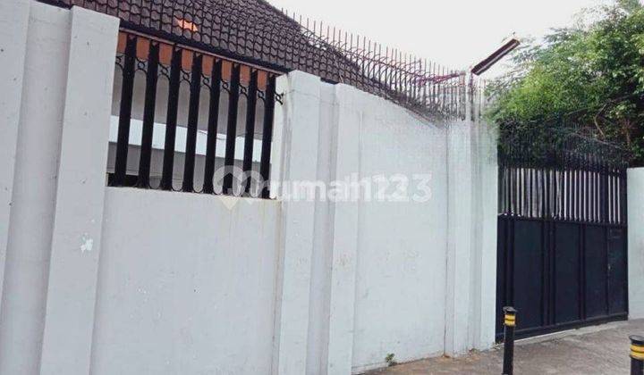 Ruang Usaha Rumah Jatinegara pinggir jalan di Jatinegara, Jakarta Timur 1