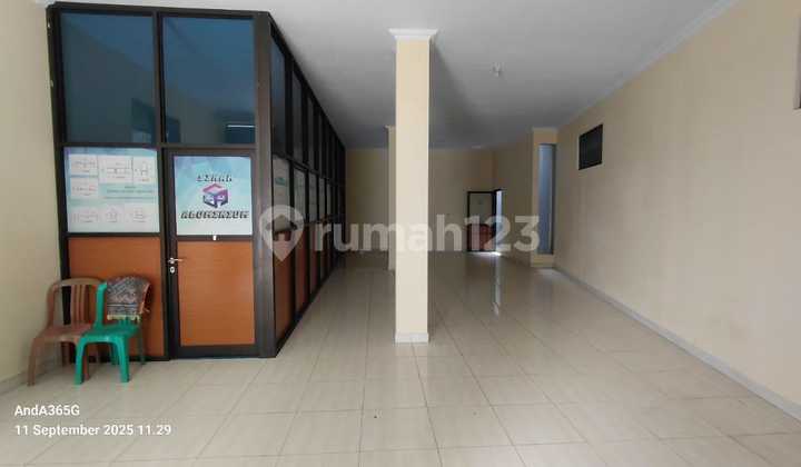 Ruko Gandeng Jalan Utama di Mutiara Gading City, Bekasi #572 2