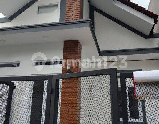 Rumah Sudah Renovasi Unfurnished SHM di Bekasi Utara, Bekasi 1