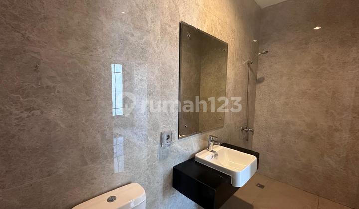 Premium Attic View Cakep Danau Rumah Disewakan Jasmia #1409