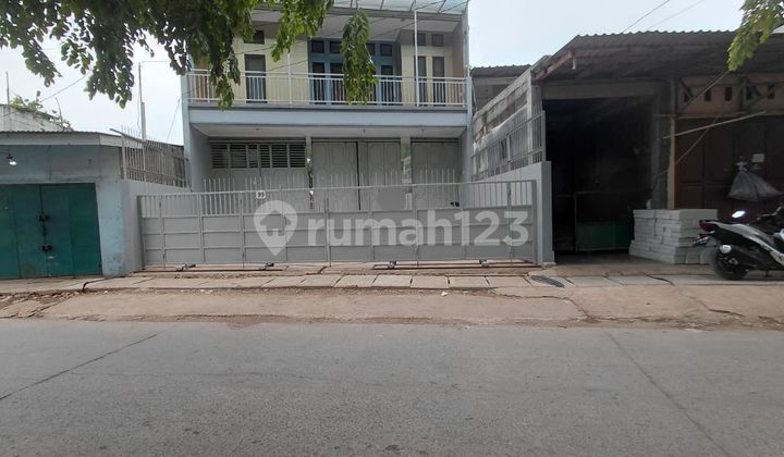 Ruko Gandeng Jalan Utama di Mutiara Gading City, Bekasi #572 1