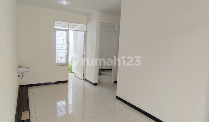Rent a New Minimalist House in Taman Kopo Indah Rent a New Minimalist House in Taman Kopo Indah
