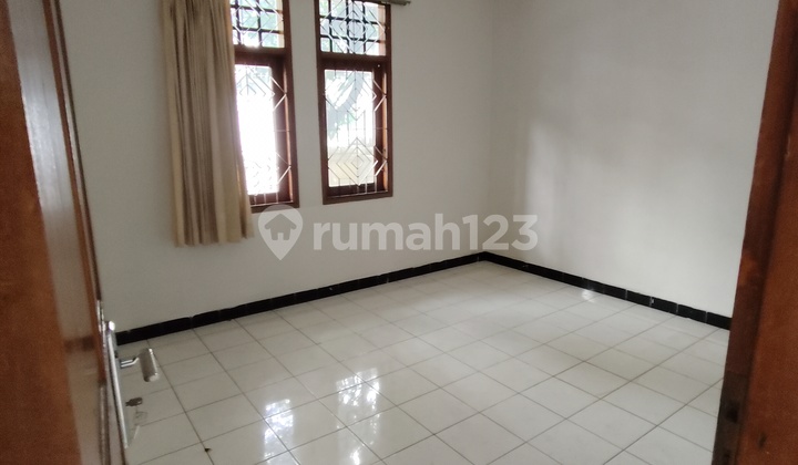 House suitable for Business Near Main Road Taman Kopo Indah 2
