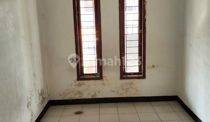 Rumah Hitung Tanah !! Jual Cepat SHM di Taman Kopo Indah 2