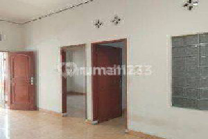 Rumah Bagus Shm 1,5 Lantai di Taman Kopo Indah 2