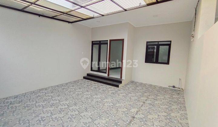 Jual Rumah Baru Minimalis 2 Lantai di Taman Kopo Indah 1