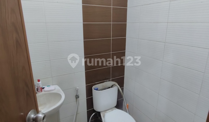Minimalist 3-Storey Shop House with Freehold Title in Taman Kopo Indah 2