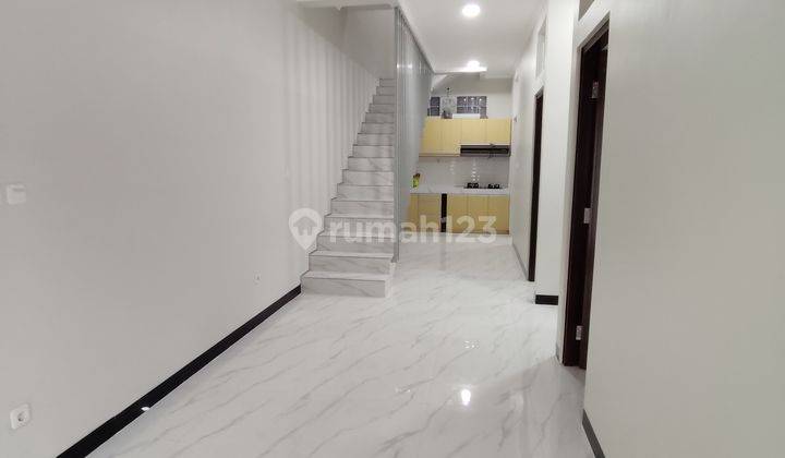 Jual Rumah Baru Minimalis 2 Lantai di Taman Kopo Indah 2