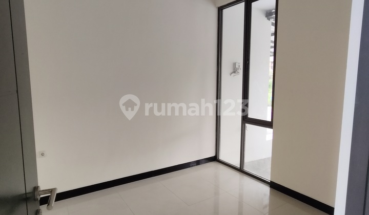 Affordable Rent for a New 1-Story House in Taman Kopo Indah Affordable Rent for a New 1-Story House in Taman Kopo Indah