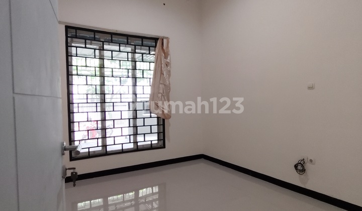 Murah !! Rumah Minimalis 1 Lantai Shm Di Taman Kopo Indah 3 2