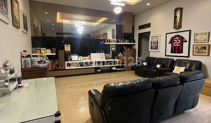 Sell Luxury House with Swimming Pool Facilities in Sayap Setiabudi Pasteur 2