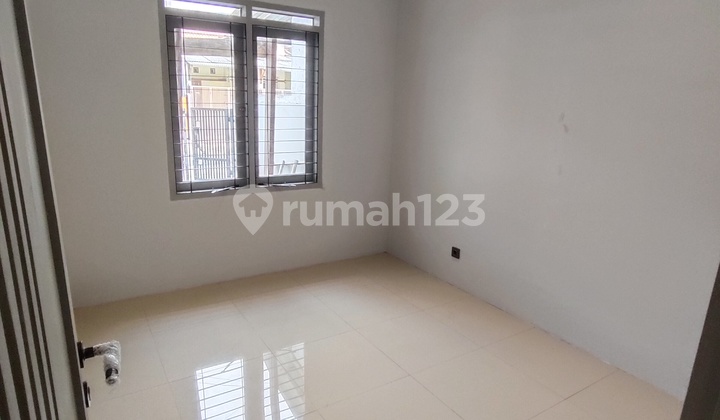 Turun Harga ! Jual Cepat Rumah Baru Minimalis di Taman Kopo Indah 2
