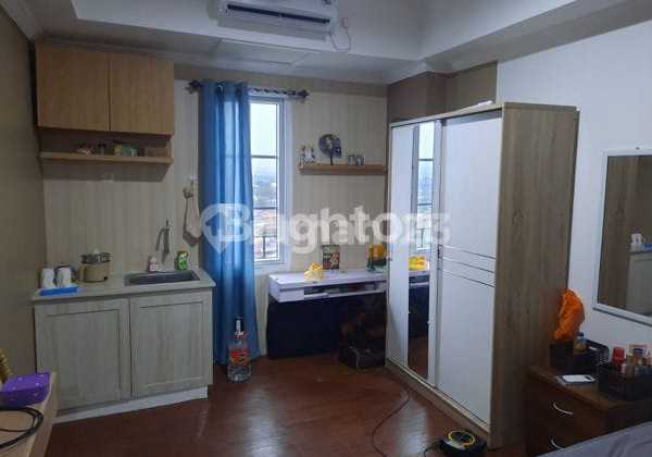 Ready-to-Occupy Unit by Main Road, a Step to Toll & Campus 1