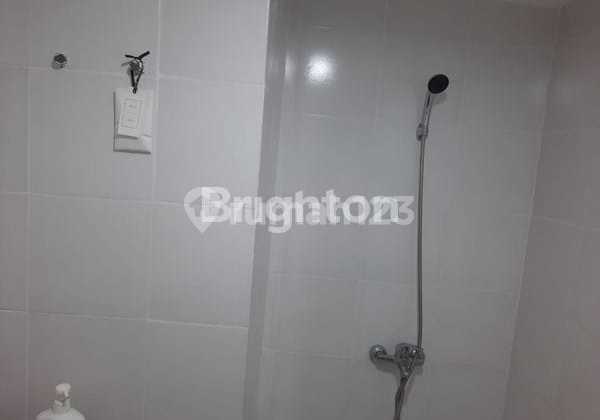 Ready-to-Occupy Unit by Main Road, a Step to Toll & Campus 2