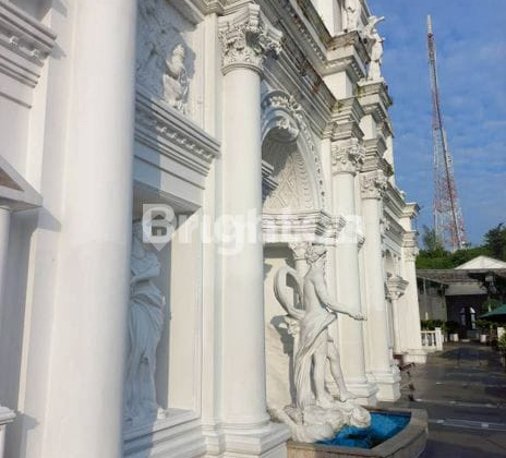 Ex-Cafe Building in Ngesrep, Tembalang, Semarang