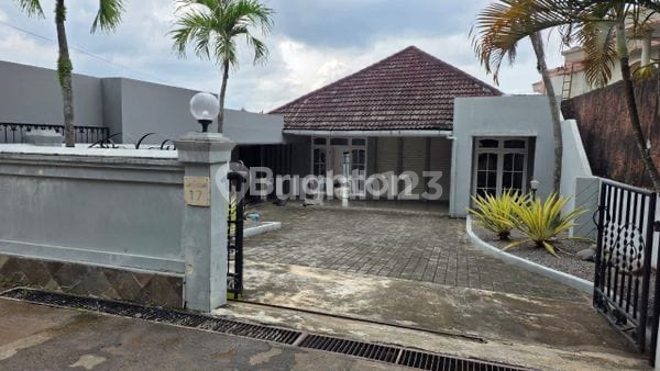 Rumah Strategis Gajah Mungkur Selangkah ke Rs Elizabeth 1