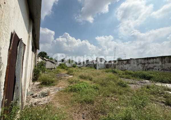 Golden Opportunity! In the Heart of Solo's Business District Ready to Build 2