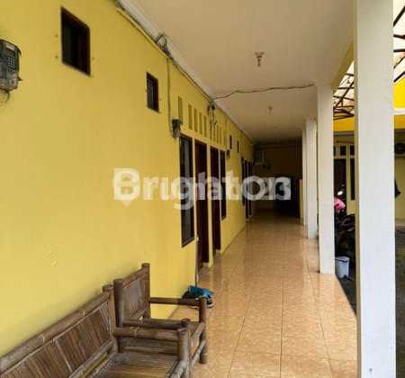 Premium Boarding Near Campus & Mall - Golden Location Cirebon! 2