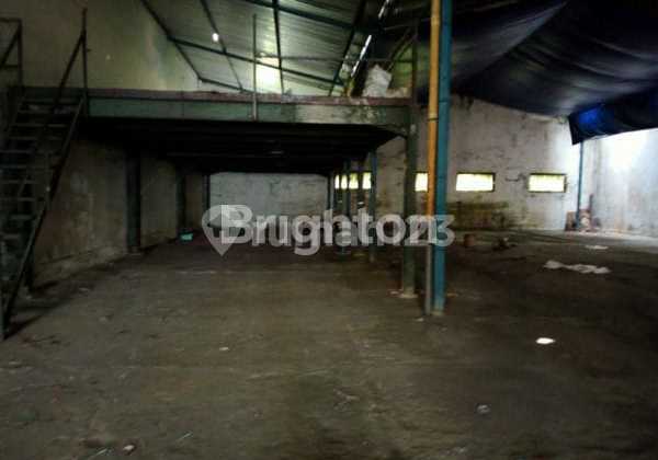 Easy & Quick Access! Just a Step Away from the Main Road 2