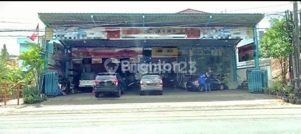 Premium Investment! Commercial Land - Spacious Parking, Ready for Profit! 2