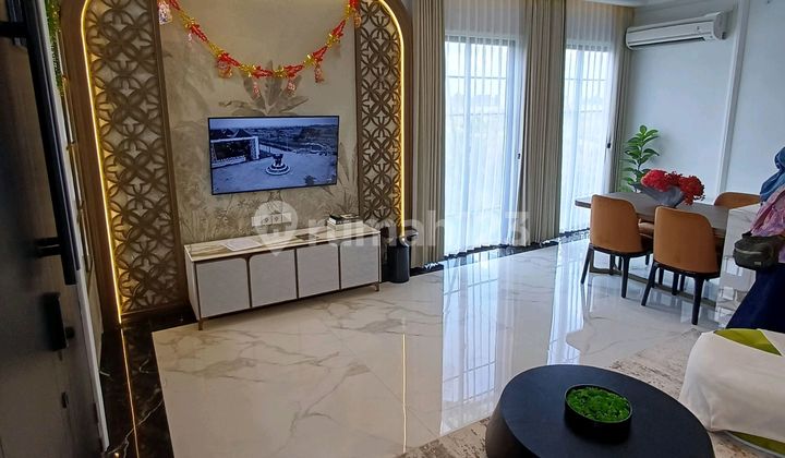 Rumah Mewah Lakarsantri Nol Jalan Raya  2
