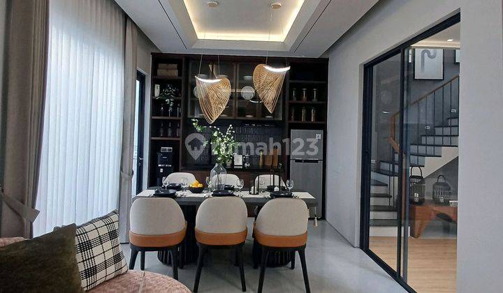 Dijual Rumah With Attic 1