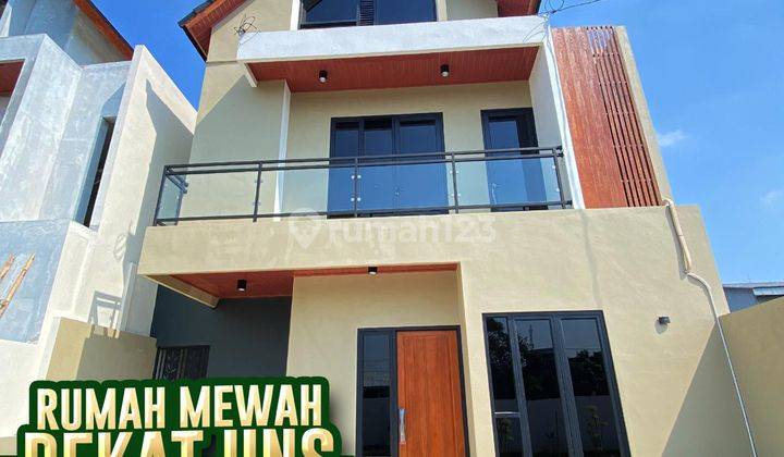 Rumah Mewah 2 Lantai Lokasi Strategis Timur Pusat Kota Solo 1