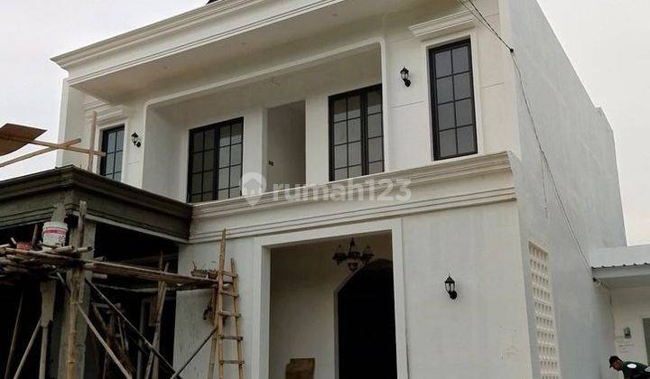 Rumah Elit Dengan Desain American Classic Di Kota Pati 2