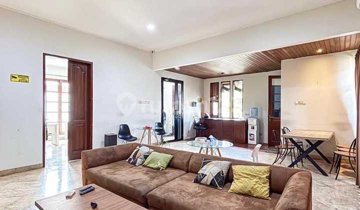 Tanah Luas dan Bangunan Bagus Terawat Lokasi Strategis di Pancoran, Jakarta Selatan