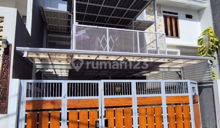 Rumah Bagus 2 Lantai Siap Huni Lokasi Strategis di Jagakarsa - Jakarta Selatan