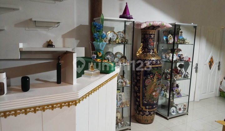 Rumah Cantik 2 Lantai Lokasi Strategis Dekat Gandaria City Mall - Jakarta Selatan 2