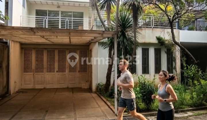 Dijual Cepat Rumah 3 Lantai Riverville Lebak Bulus Lingkungan Exotic dan Asri