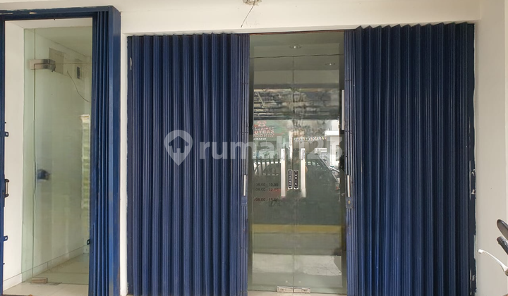 FOR RENT: 3.5-STORY COMMERCIAL BUILDING IN RADIO DALAM