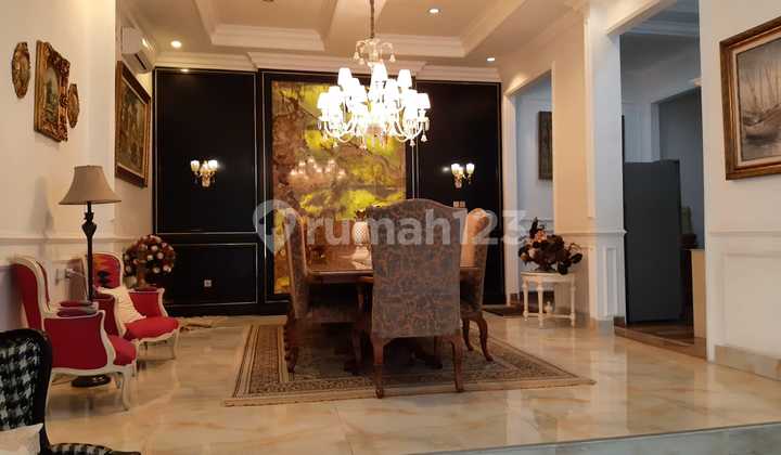 DIJUAL RUMAH MEWAH DAN CANTIK DI JAGAKARSA JAKSEL