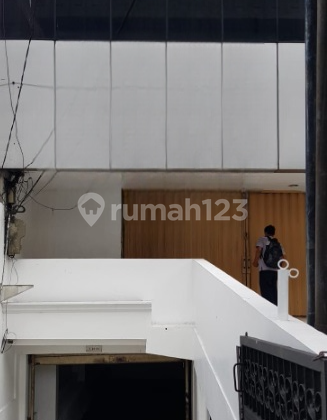 DIJUAL / DISEWAKAN RUKO 3 lantai WOLTER MONGINSIDI JAKARTA SELATAN DIJUAL / DISEWAKAN RUKO 3 lantai WOLTER MONGINSIDI JAKARTA SELATAN