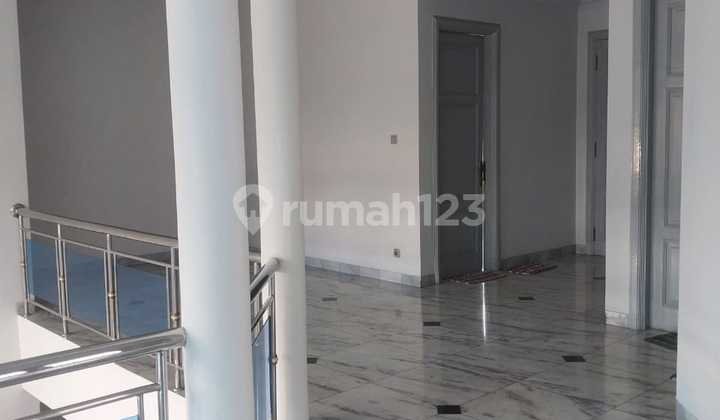DISEWAKAN RUMAH 2 LANTAI PEJATEN VILLAGE 2