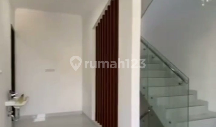 For Rent, Fully Furnished House on Jalan Raya Cirendeu