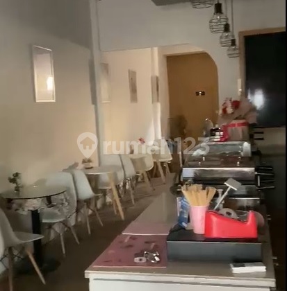 FOR RENT: SHOPHOUSE IN FRONT OF LEBAK BULUS MRT STATION (Spacious Parking)