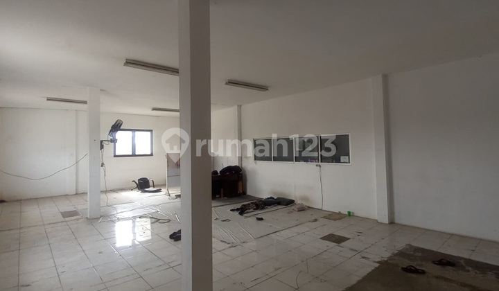 FOR RENT: LARGE ADJOINING COMMERCIAL SHOPHOUSE IN CIPUTAT, STRATEGIC LOCATION